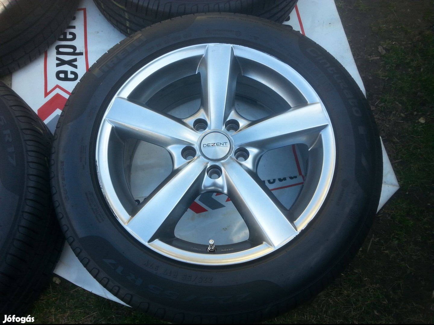 5x112 Dezent alufelni 225/55R17 Pirelli újszerű nyári gumival