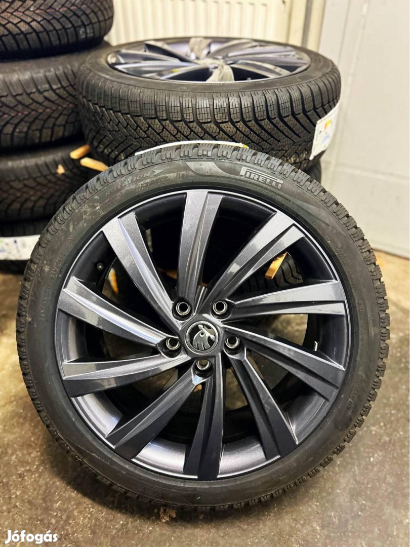 5x112 Gyari Skoda 18"téli Pirelli R18 új