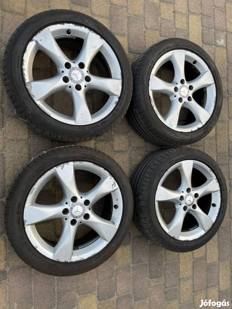 5x112 Mercedes 17" használt alufelni, rajta 225/45 használt Sava nyári
