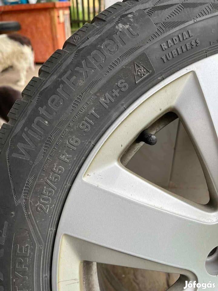 5x112 Oz alufelni nagyon jó téligumival eladó