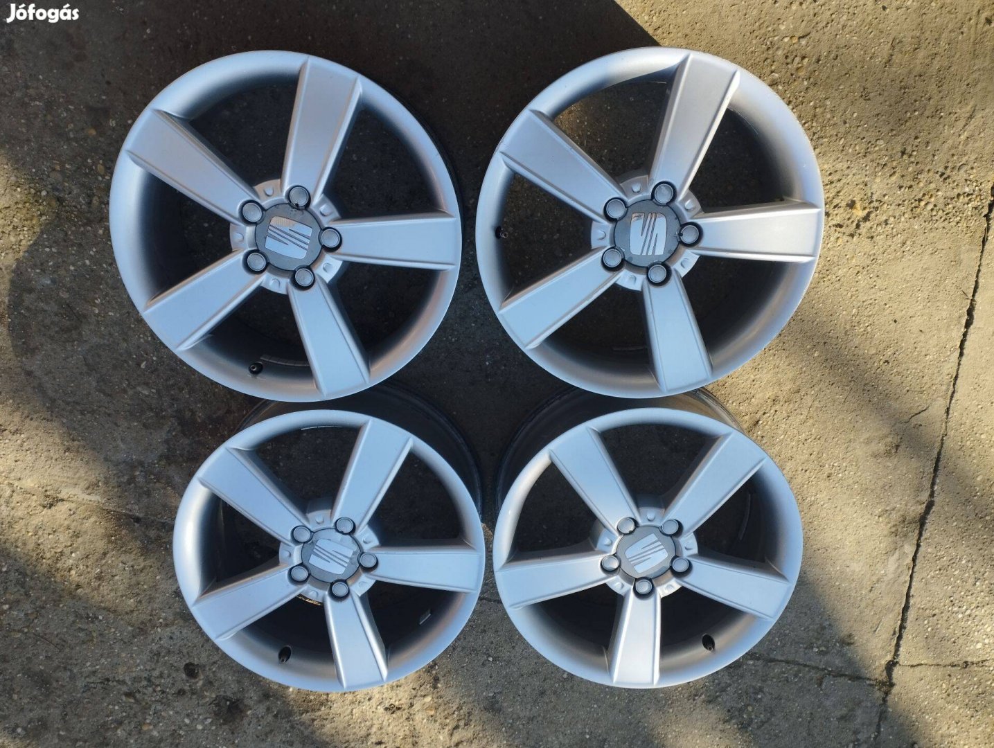 5x112 R17 Seat Gyári alufelni garnitúra