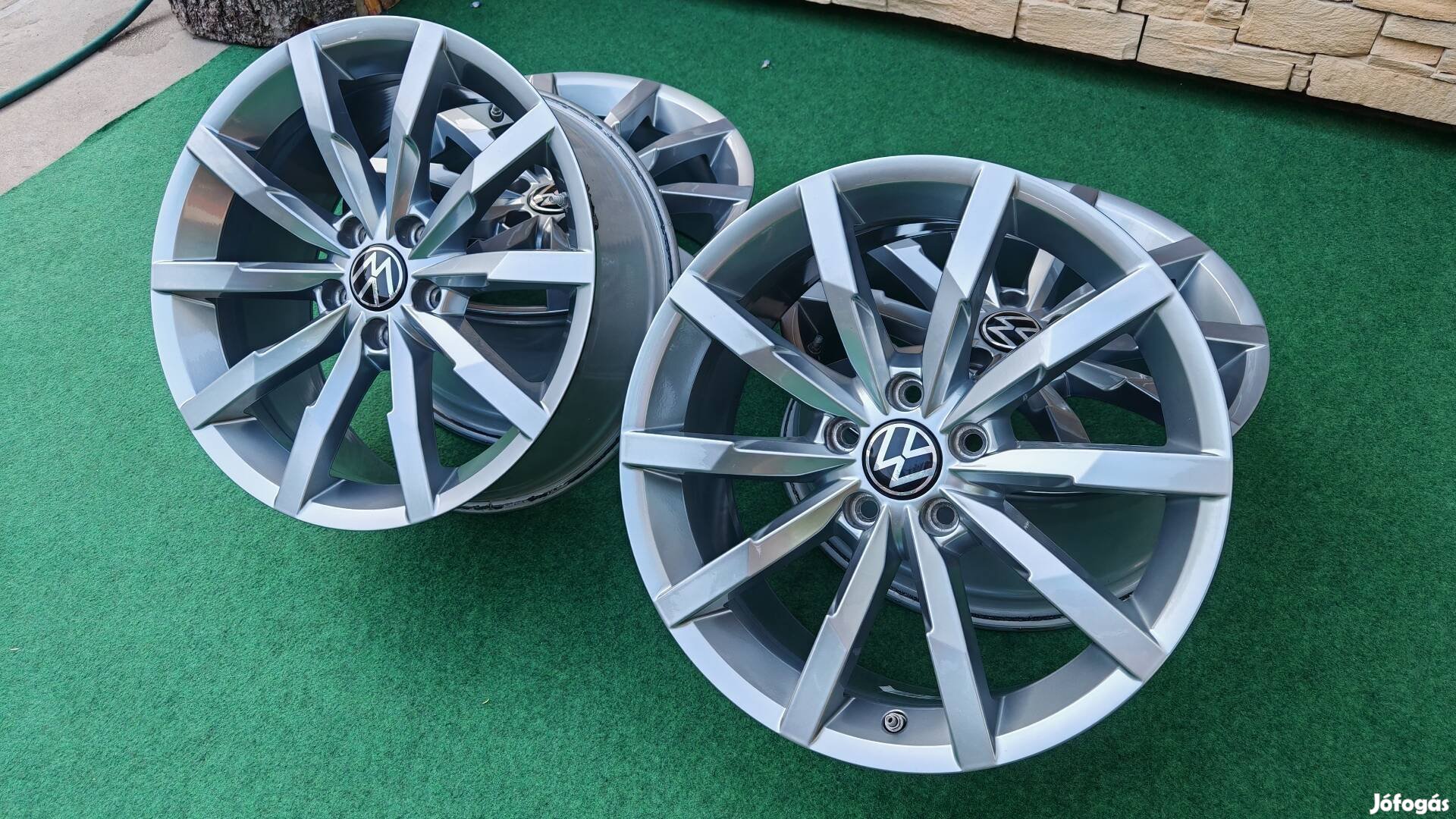 5x112 R18 gyári VW Passat B8 Monterey akár téli gumikkal 