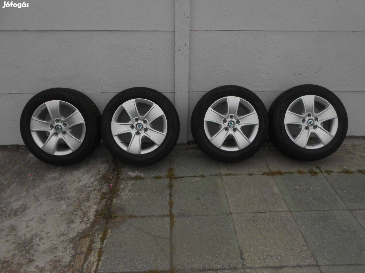 5x112 gyári skoda 16" alufelni nyárigumival