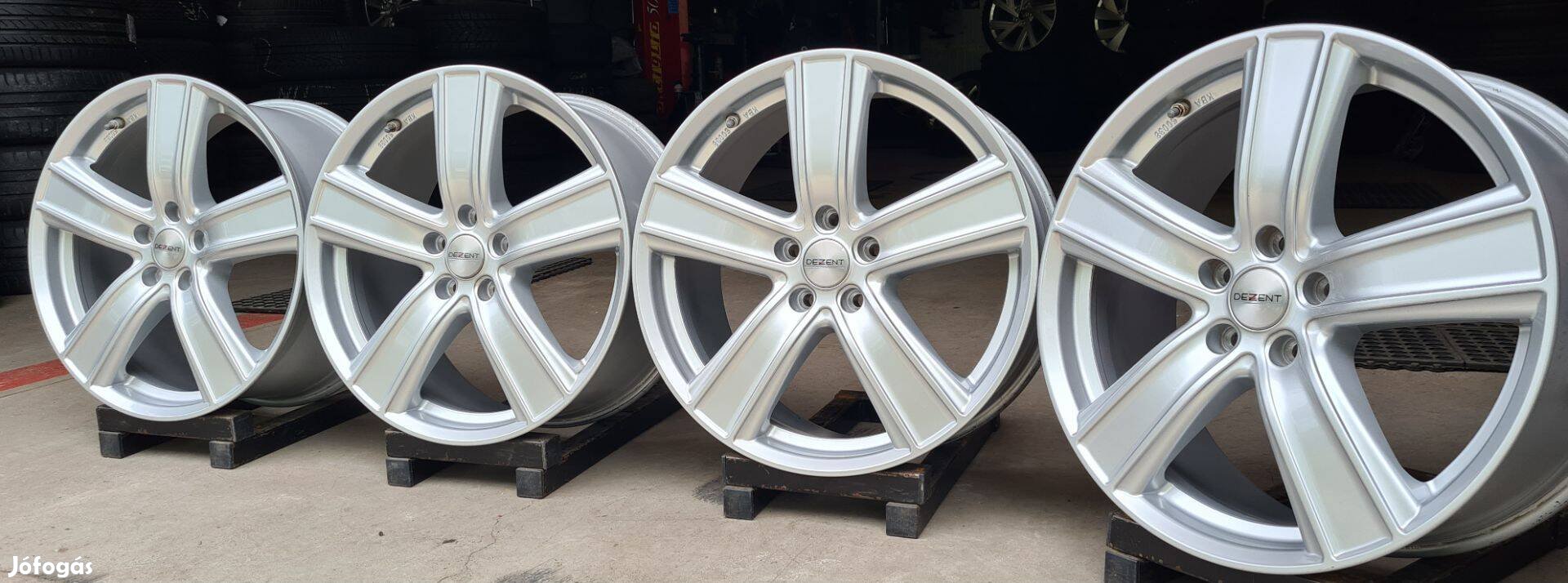 5x112 újszerű Dezent alufelni garnitúra 8,5x19" ET:50 +Tpms /F117