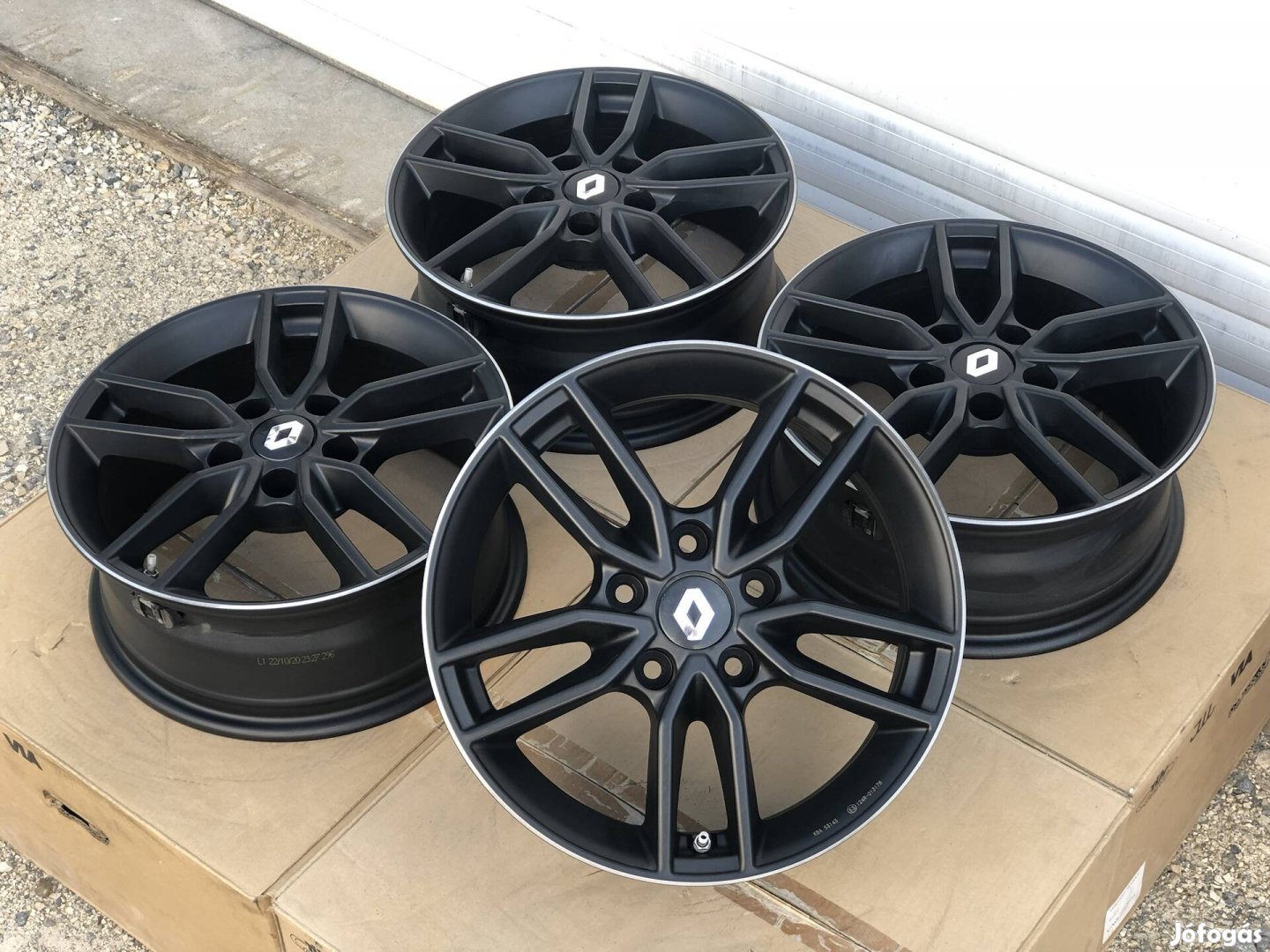 5x114.3 16" Fondmetal Renault Honda Suzuki Nissan Toyota Felni 16 col 