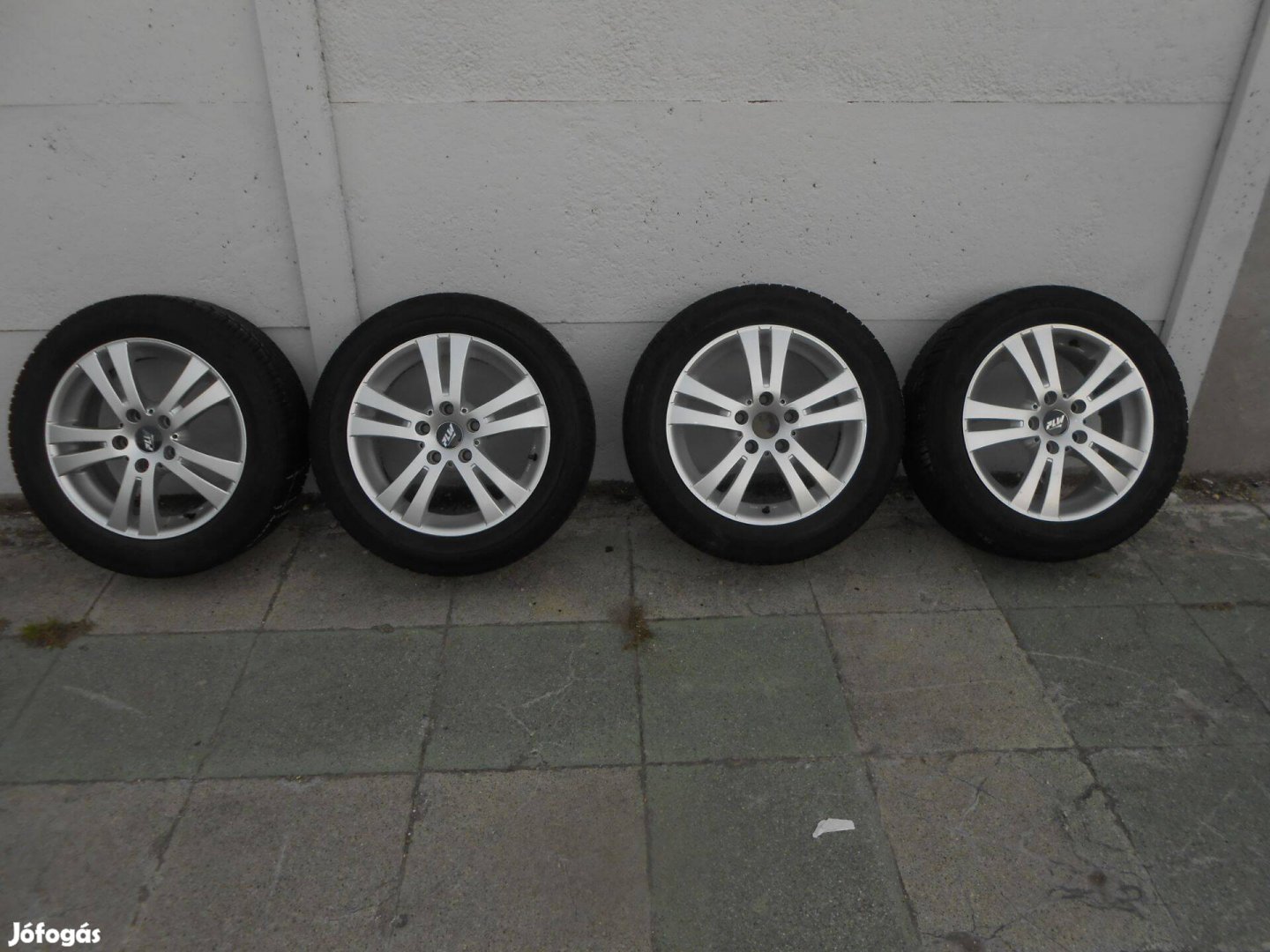 5x114.3 16" Toyota Suzuki alufelni téli gumival