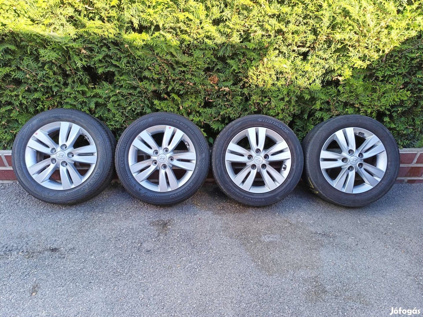 5x114,3 16 / 16" Gyári Hyundai / Kia alufelni 205/55 R16 nyári gumi