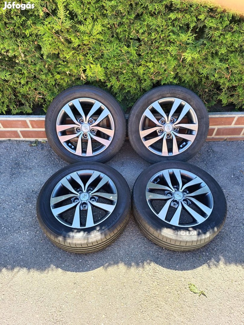 5x114,3 16 / 16" Gyári Hyundai / Kia alufelni 205/55 R16 nyári gumi