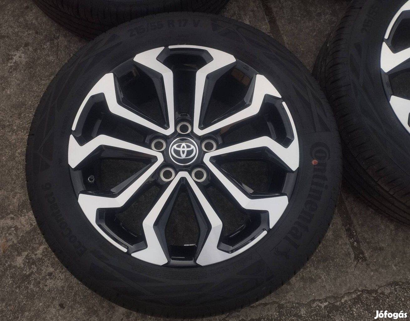 5x114,3 17 Toyota Yaris cross gyári - Continental 215/55 r17 " dot24