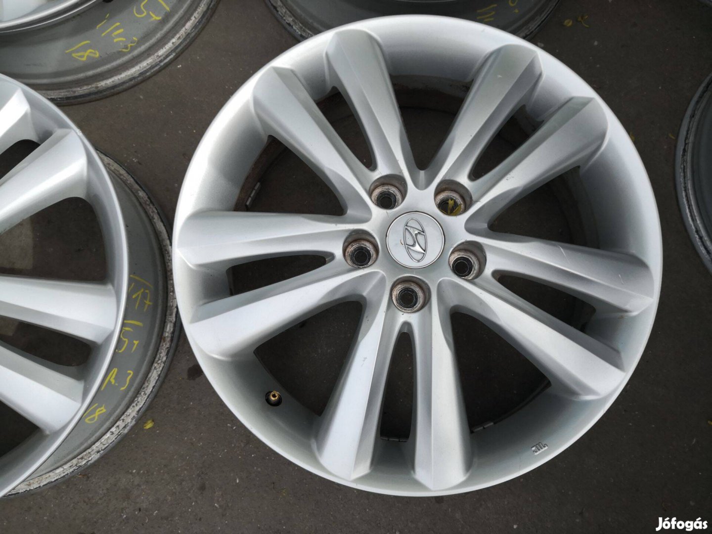 5x114,3 18 Gyári Hyundai alufelni 150000ft a 4db/117/