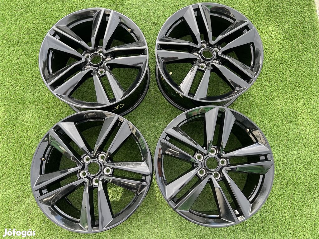 5x114.3 19" Ford Mustang gyári alufelni 9Jx19h2 ET45