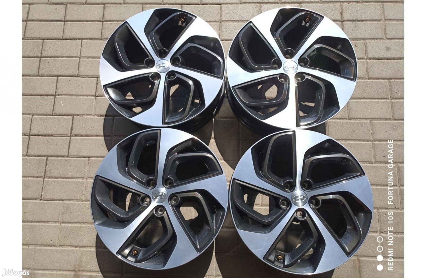 5x114,3 19" Hyundai újszerű alufelni garnitúra