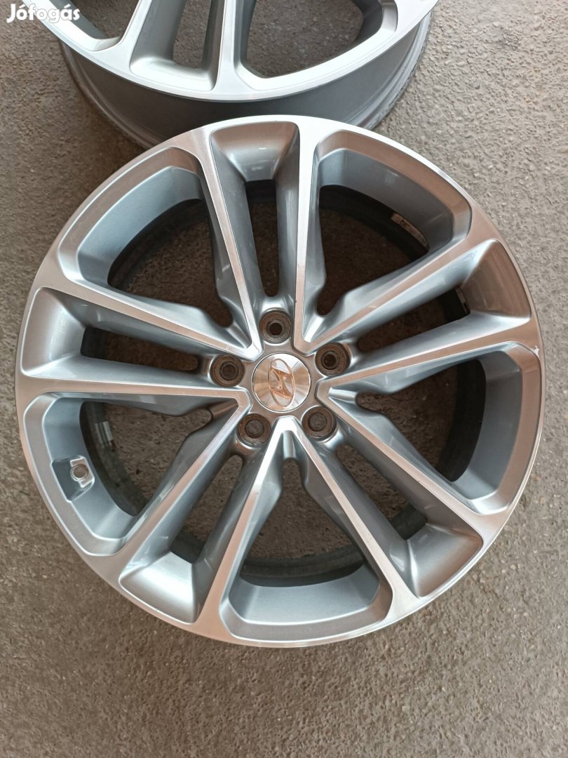 5x114,3 7,5x19" r19 et49,5 gyári Hyundai Kia bicolor alufelni