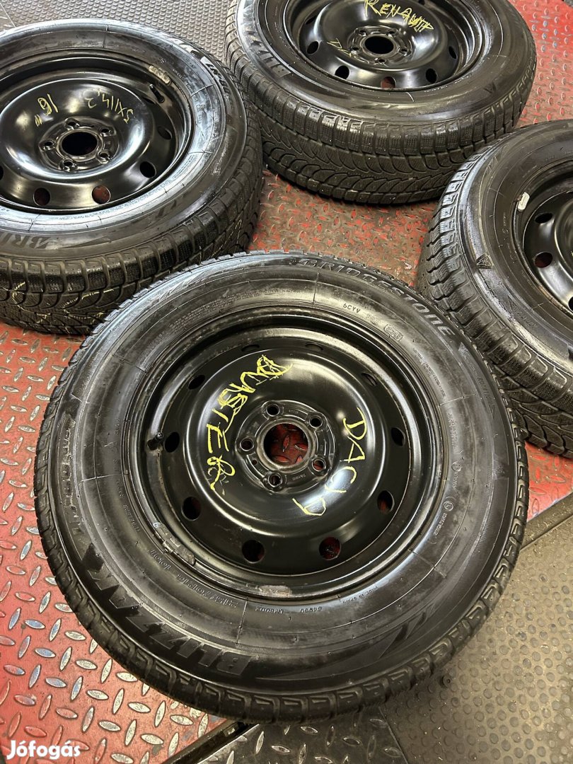 5x114,3 Dacia Duster,Nissan Juke 16"téli Bridgestone R16, 16