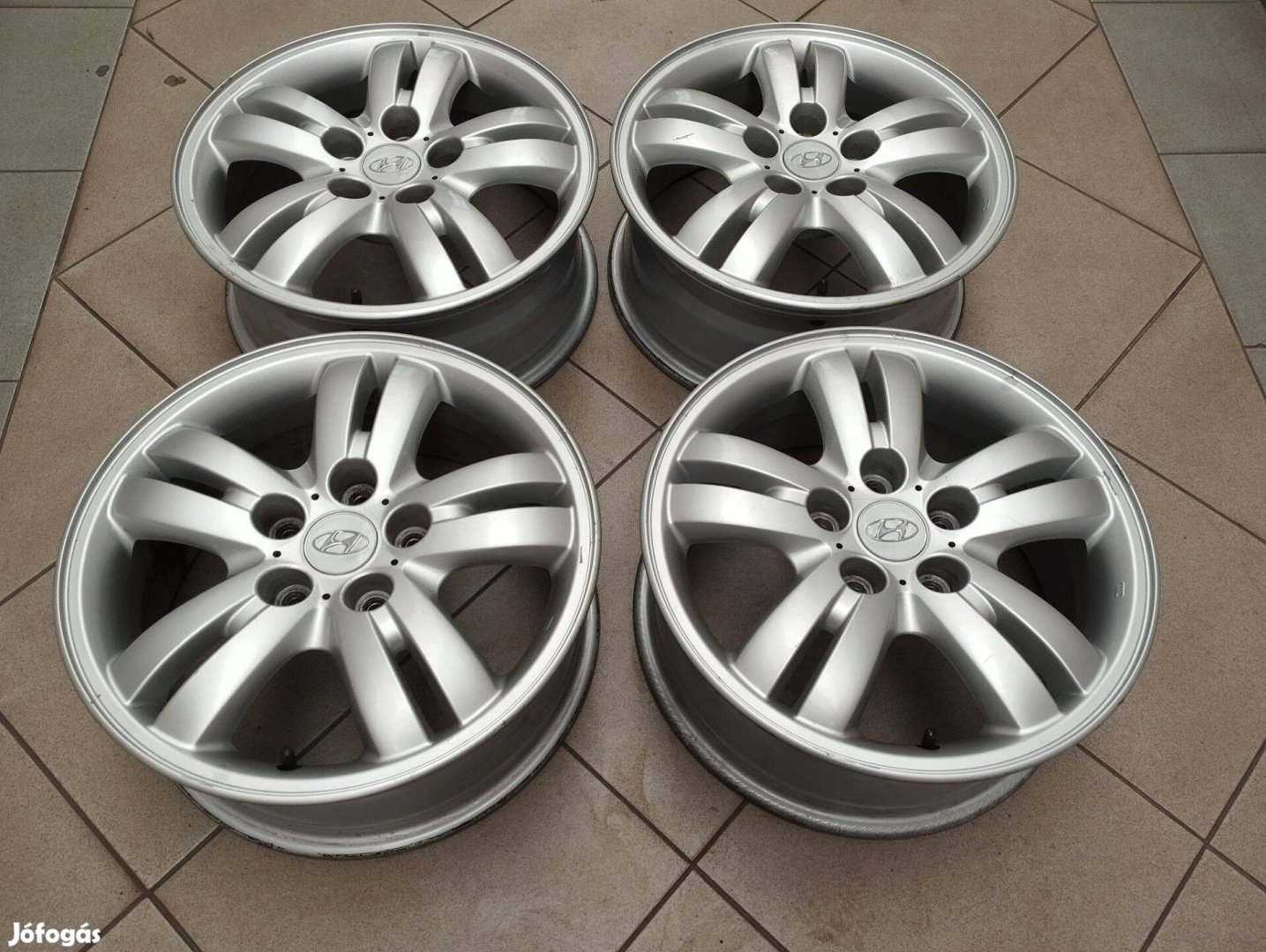 5x114.3 Hyundai gyári alufelni 6,5x16 ET41 Tucson i30