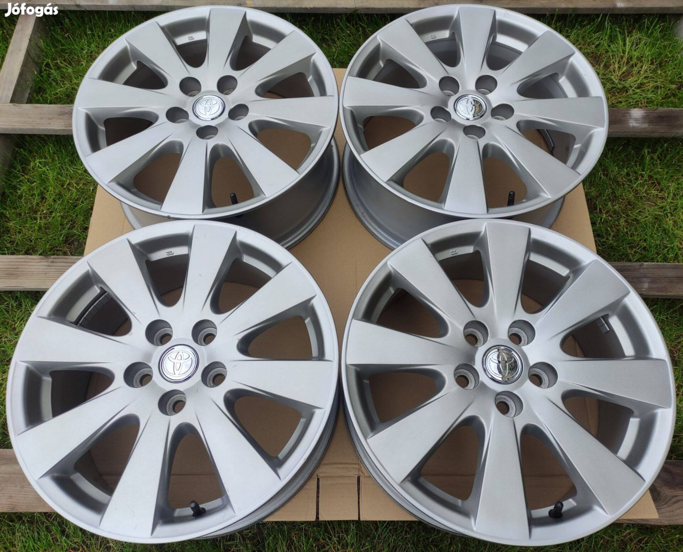 5x114,3 R17 gyári Toyota Auris Avensis Corolla Prius Suzuki felni Tpms