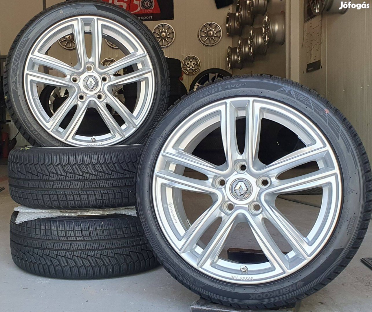 5x114,3 Renault Clio alufelni 205/45 R17 téli gumik /K246