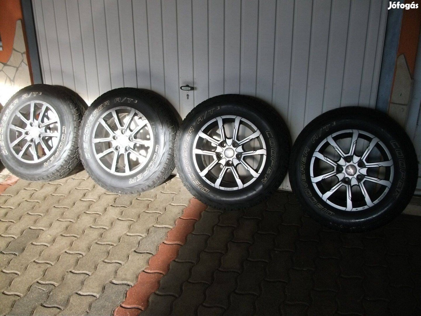 5x114,3 momo alufelni 215/70 r16 gumikkal