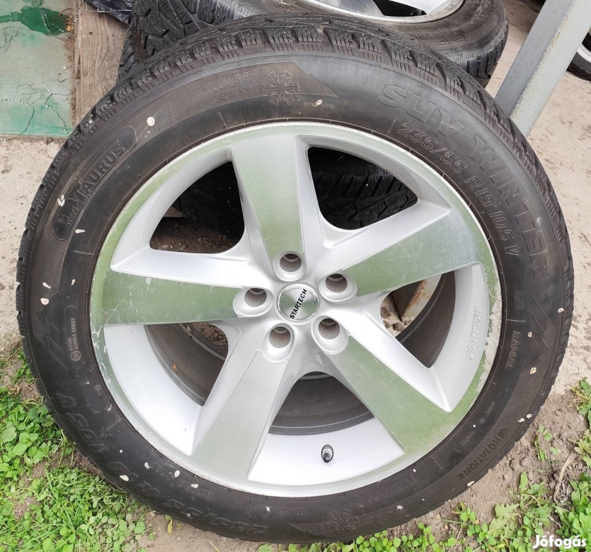 5x114,3 osztókör 19" Startech alufelni téli gumival 