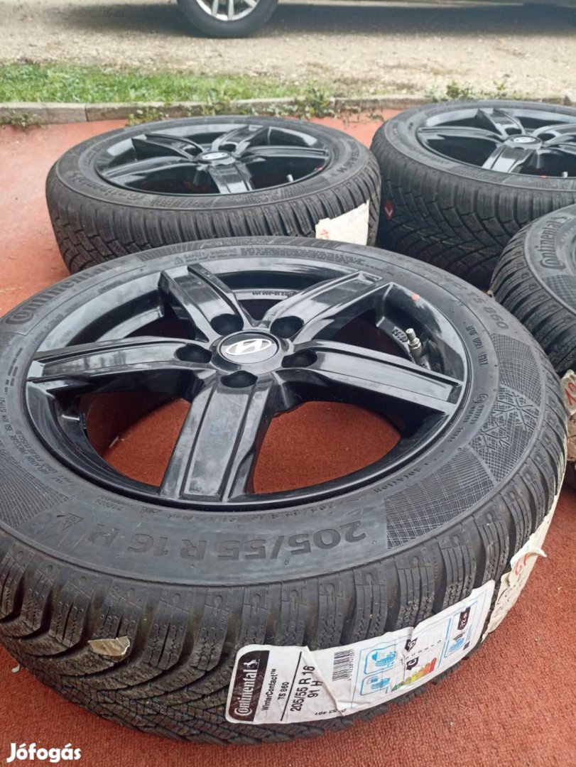 5x114,3 r16 Hyundai új lakkfekete alufelni, tpms