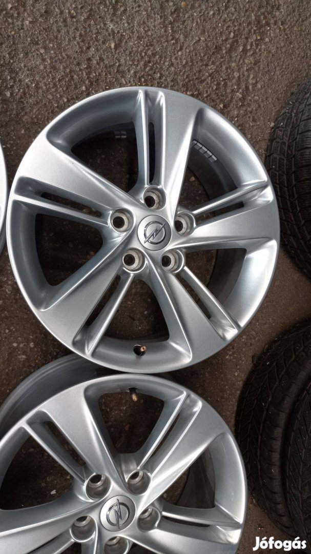 5x115 lyukosztású 17 colos használt Gyári Opel Insignia szép állapotú