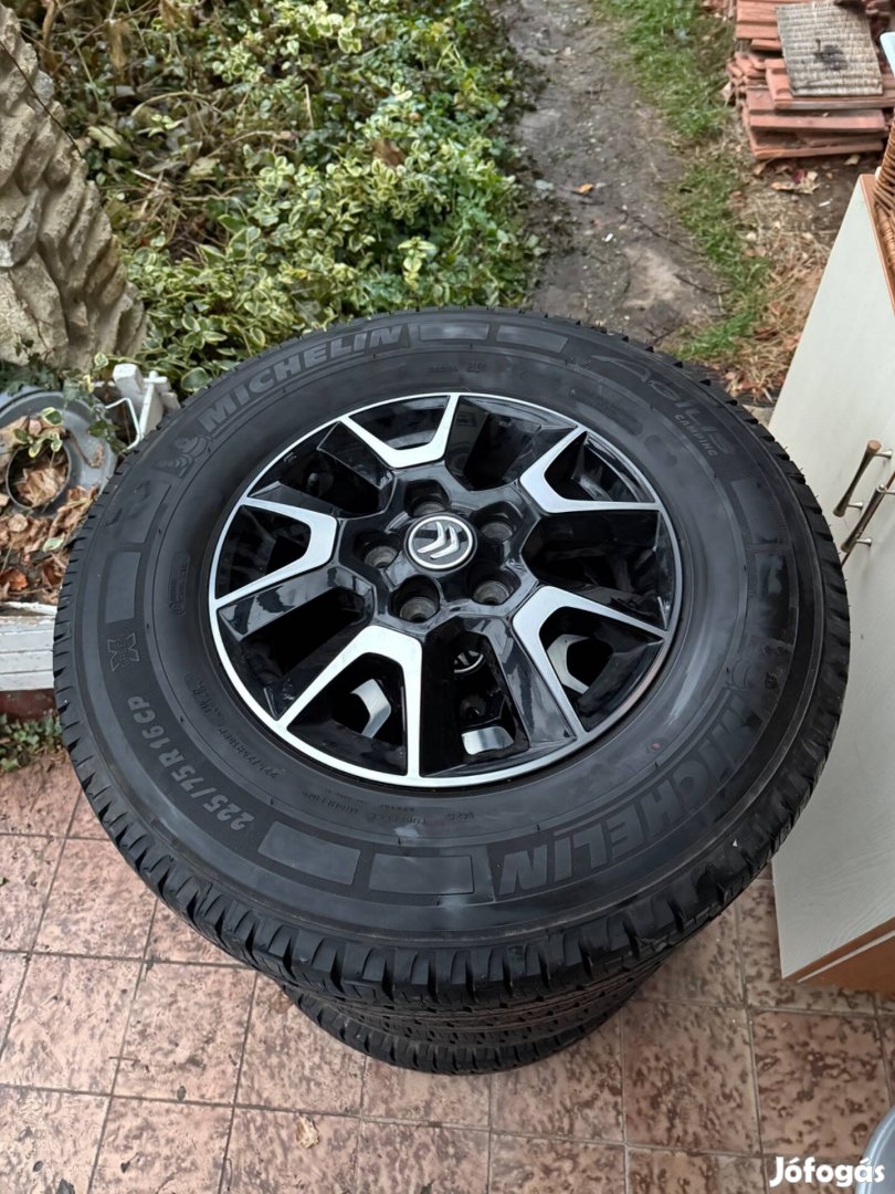 5x118 Michelin 225/75r16 CP nyári gumik