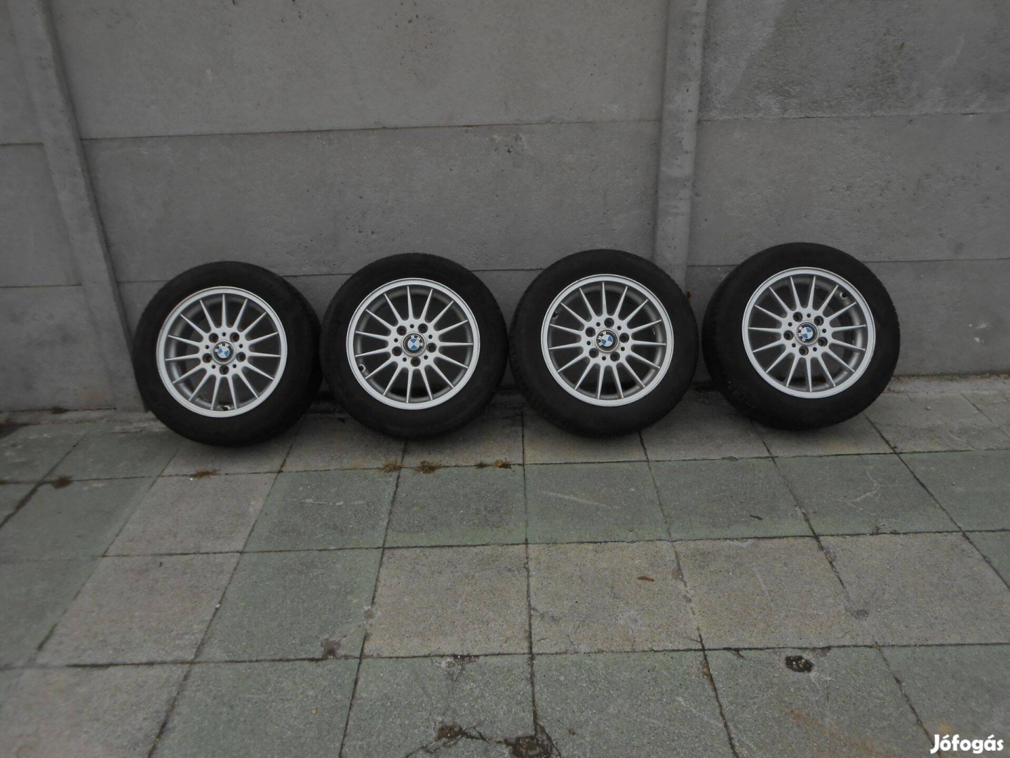 5x120 gyári BMW 16" alufelni gumival 16 coll