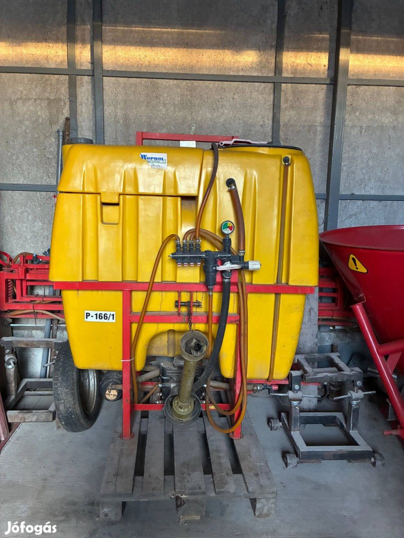 600L-es permetező 12m-es szárnnyal