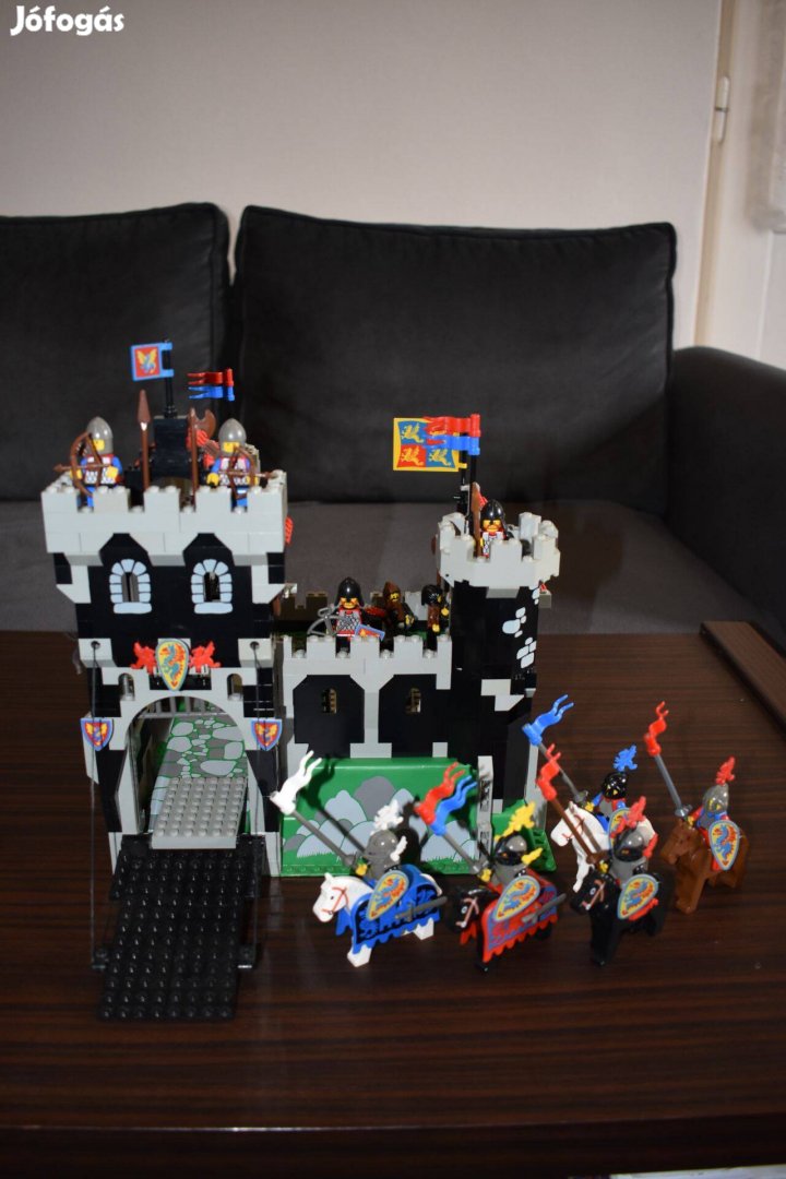 6086 + 6009 Lego Black Knight's Castle szettek eladók