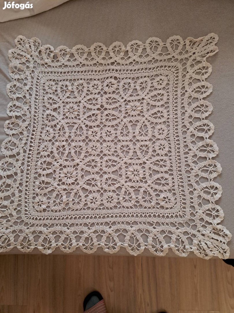 60*60 cm fehér kézzel horgolt terito