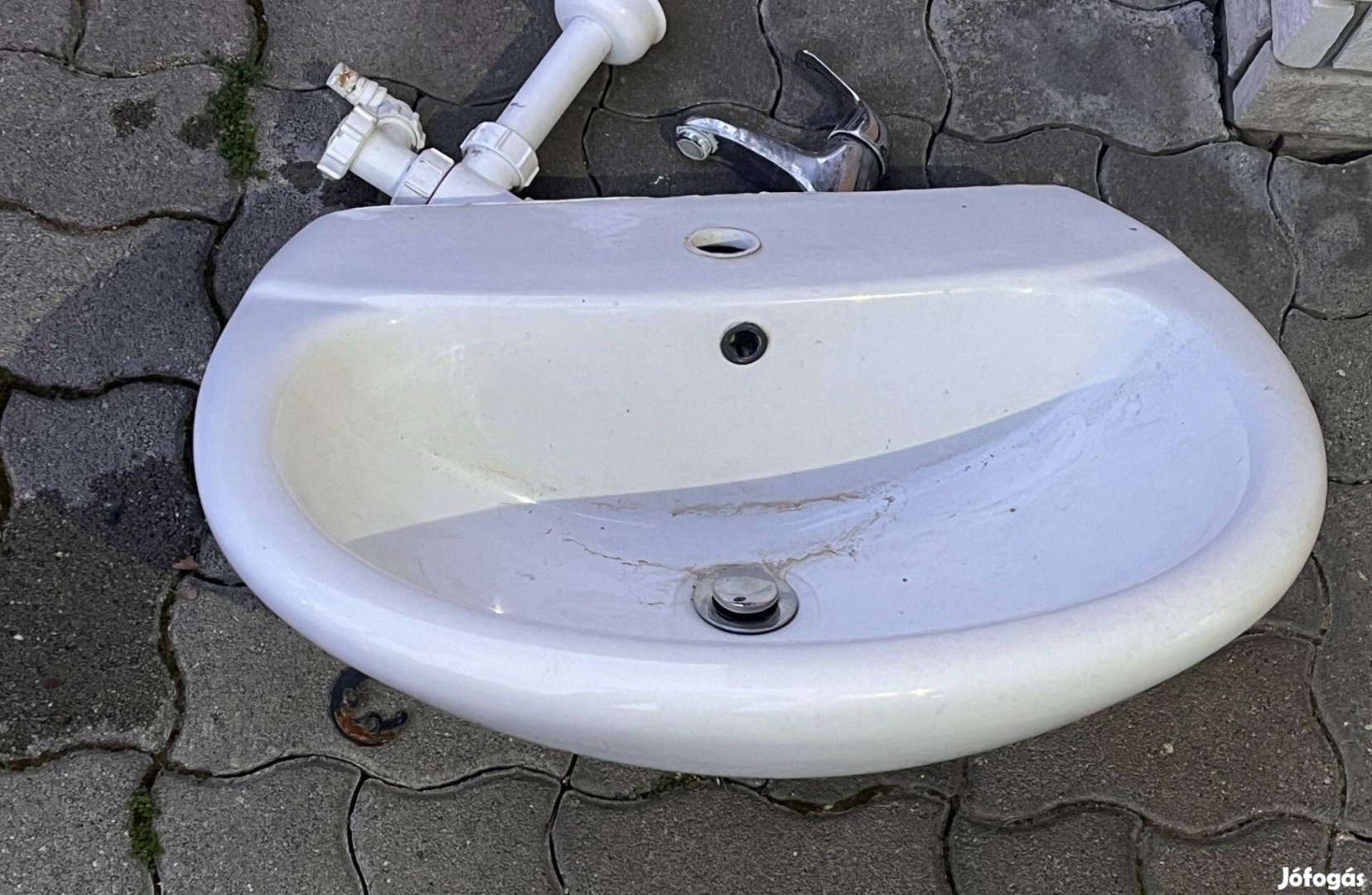 60 cm-es mosdókagyló csapteleppel eladó