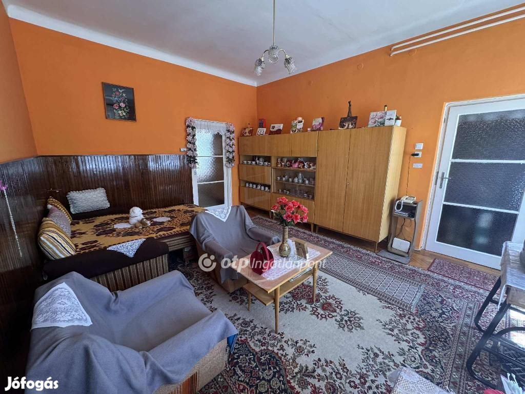 60 nm-es ház eladó Debrecen