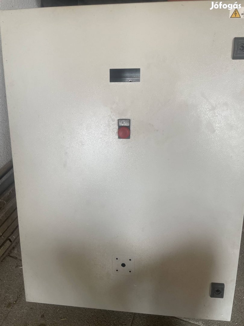 60x80x25 fém elektromos szekrény