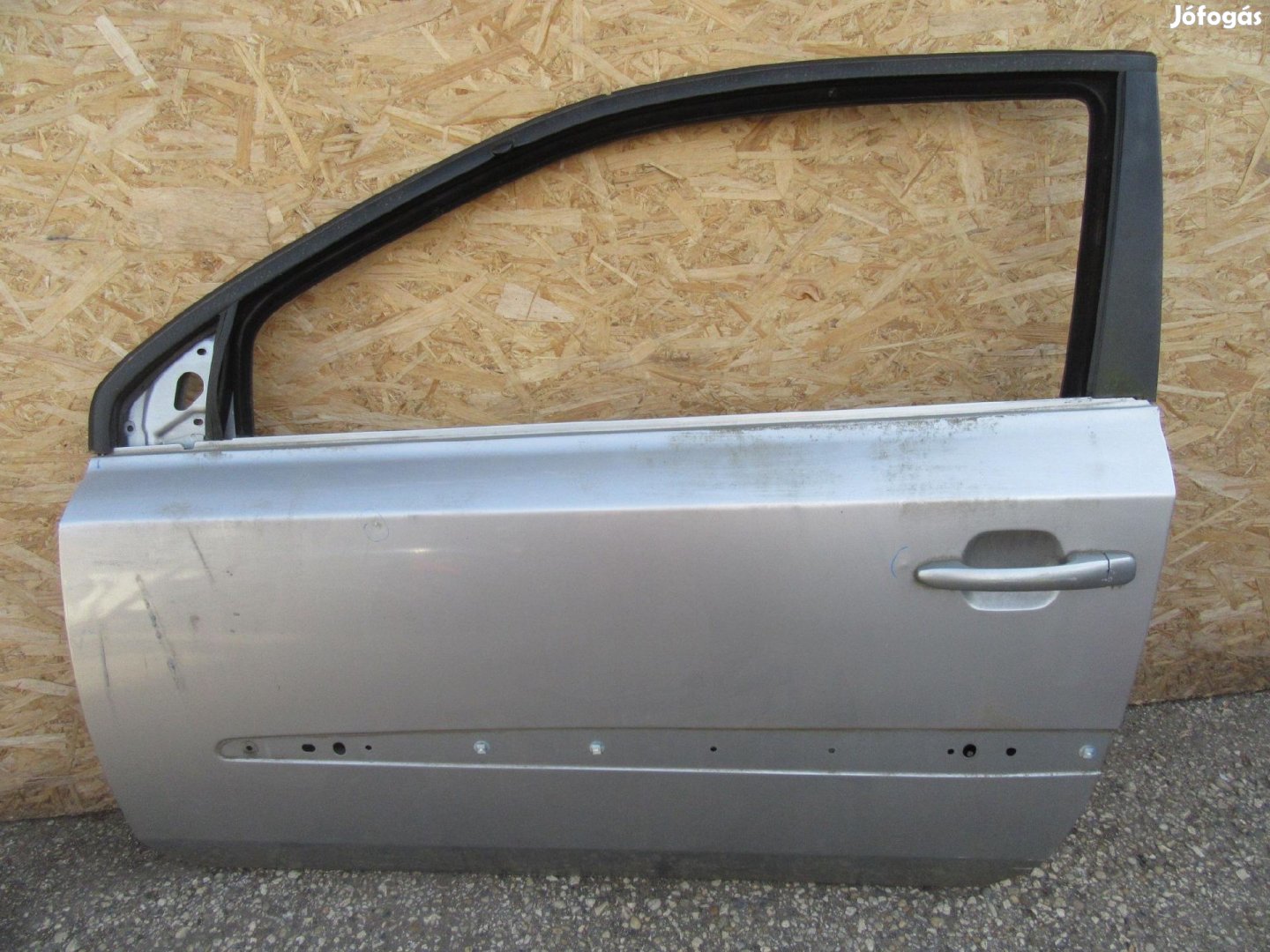 61877 Fiat Stilo 3 ajtós, ezüst színű bal oldali ajtó, a képen