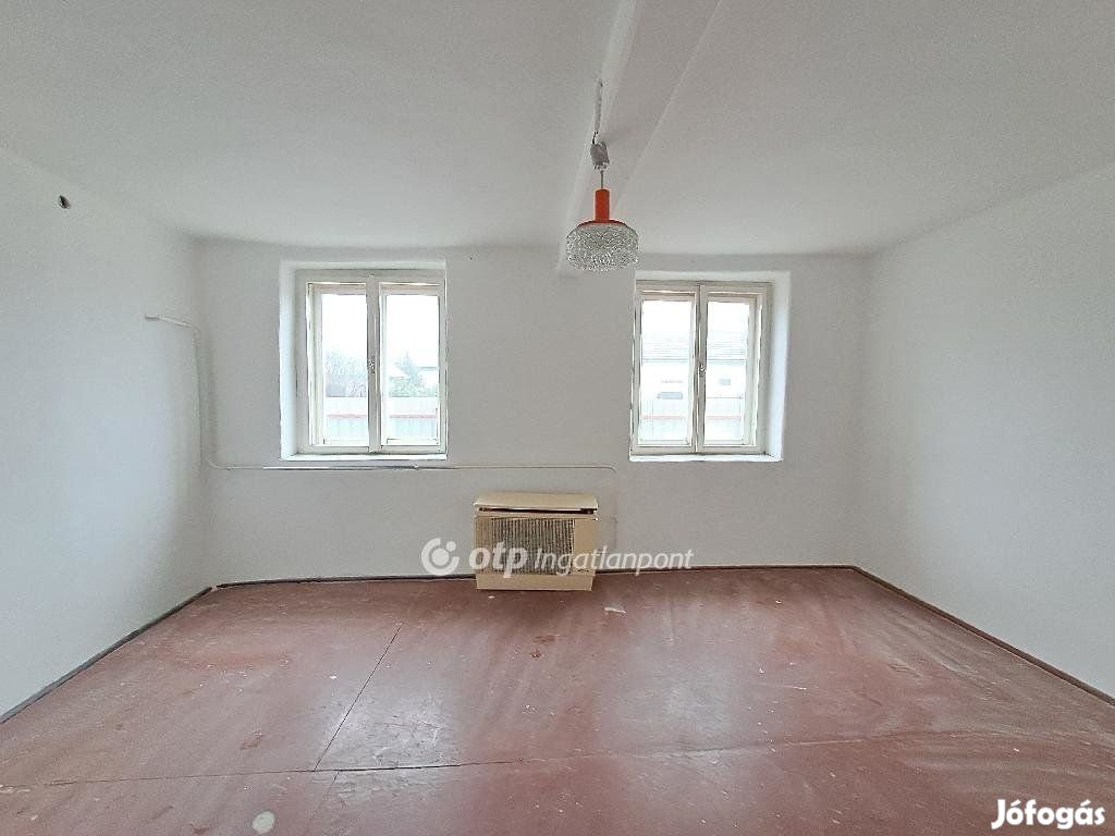 61 nm-es ház eladó Kunhegyes