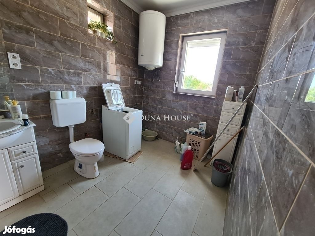 61 nm-es ház eladó Tóalmás