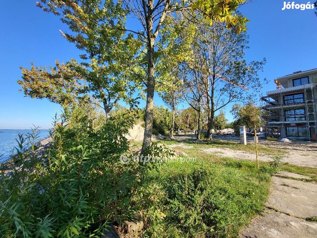 61 nm-es lakás eladó Balatonszemes