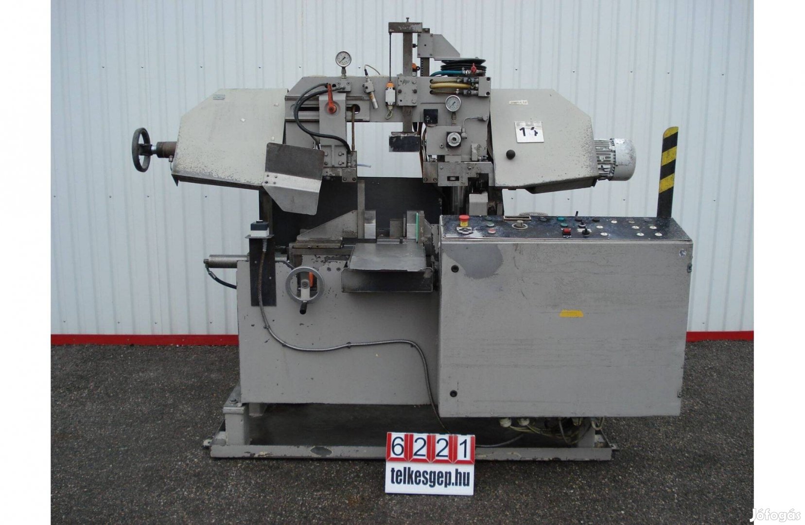 6221 - Szalagfűrész, Fémipari szalagfűrész, Behringer HBP
