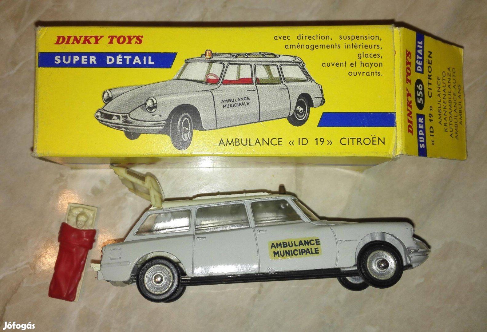 62 éves Retro Dinky Toys Citroen Ambulance 556 autó makett