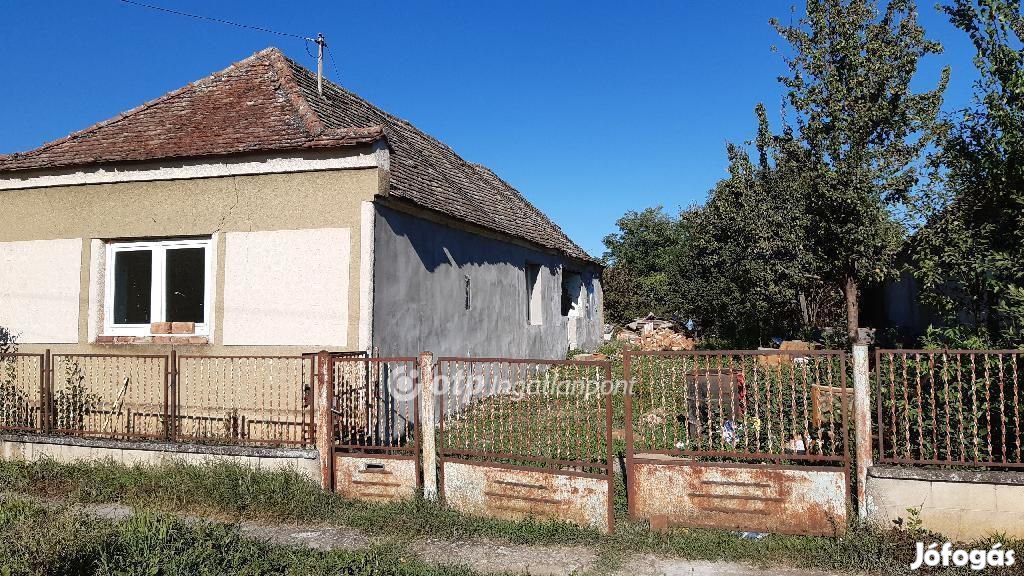 62 nm-es ház eladó Gerde