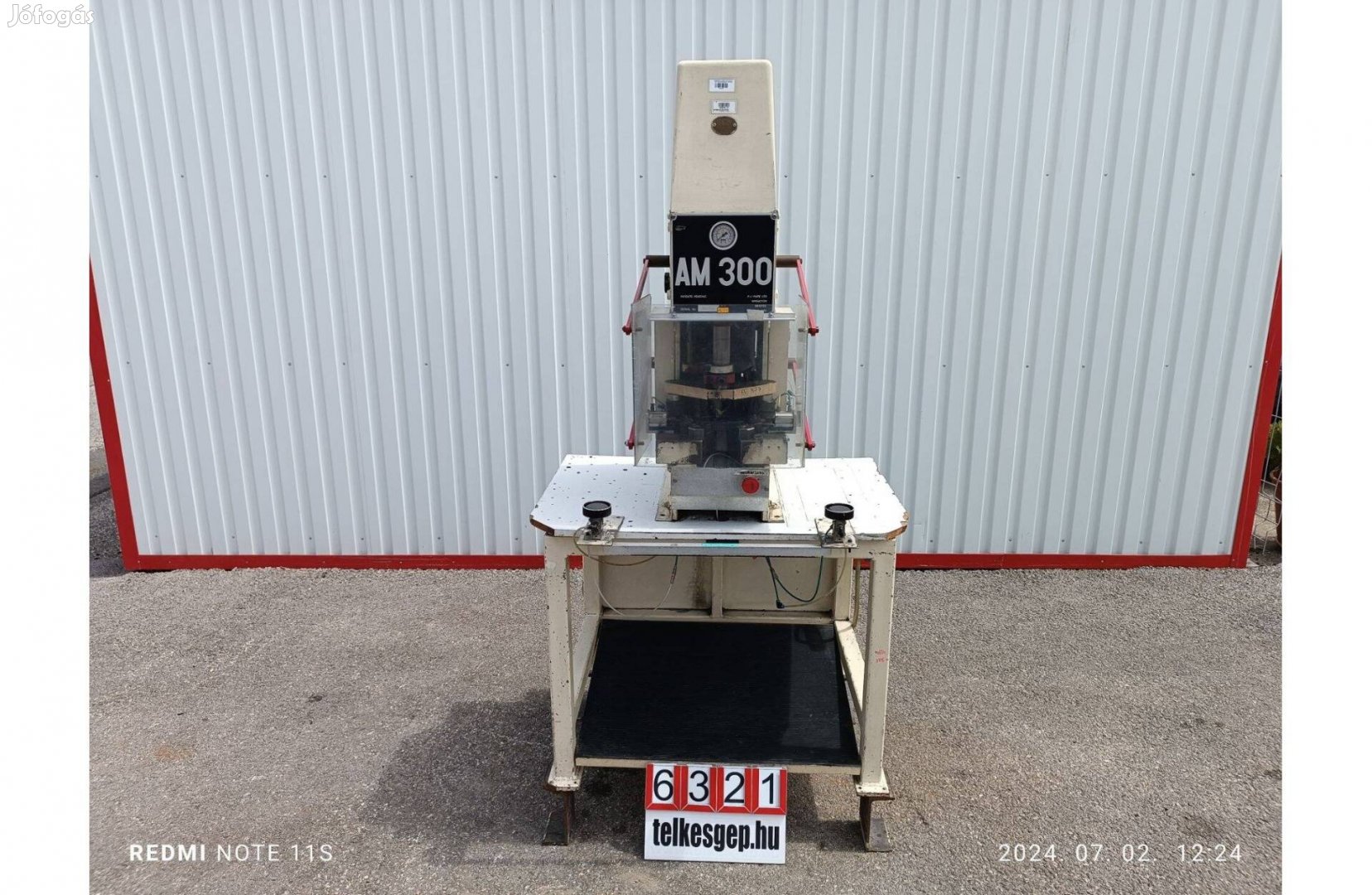 6321 - Pneumatikus prés, lyukasztógép