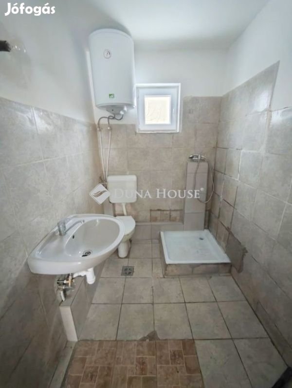 63 nm-es ház eladó Farmos