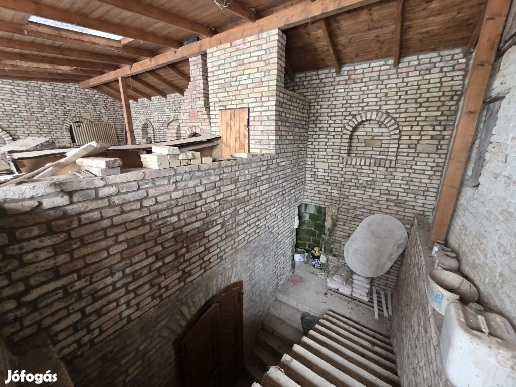 64 nm-es ház eladó Adony