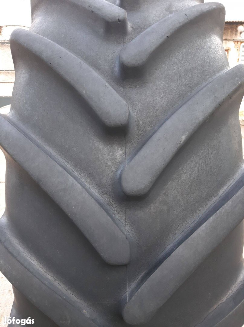 650/65 R42 kombájn traktor mezőgazdasági gumi