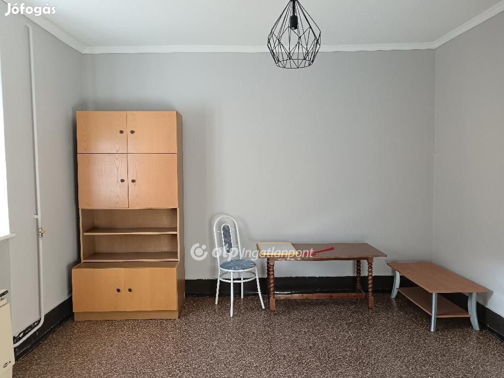 65 nm-es ház eladó Biri