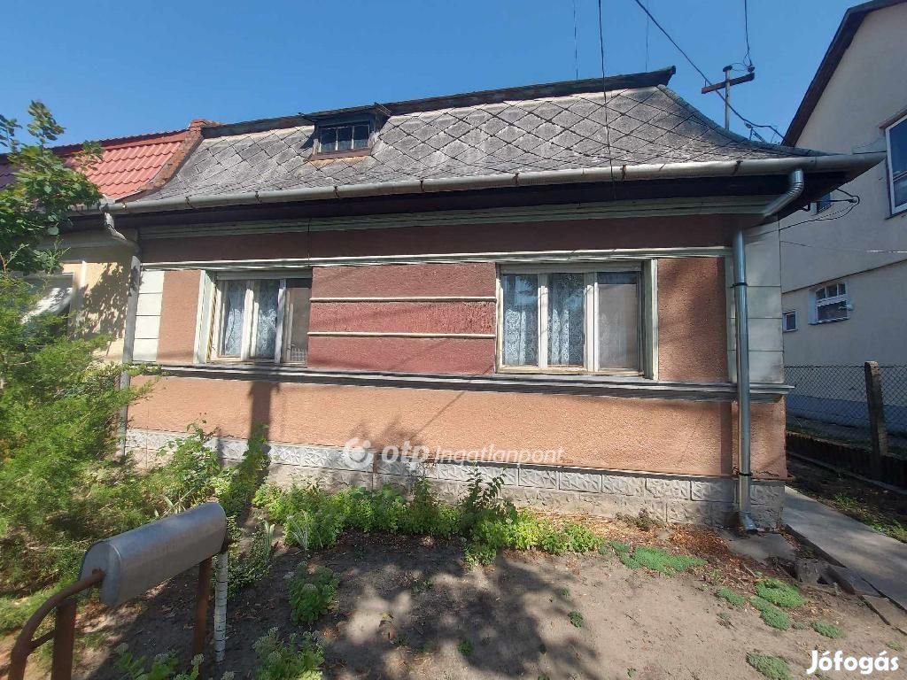 65 nm-es ház eladó Debrecen