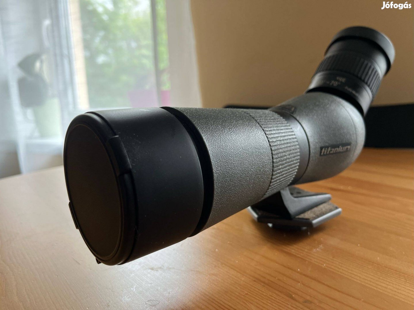 65mm-es Delta ED spektív 15x-45x nagyítással 45fokos