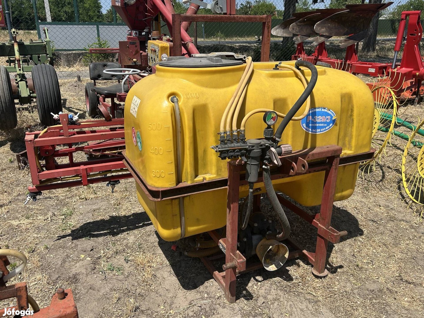 660L függesztett permetező