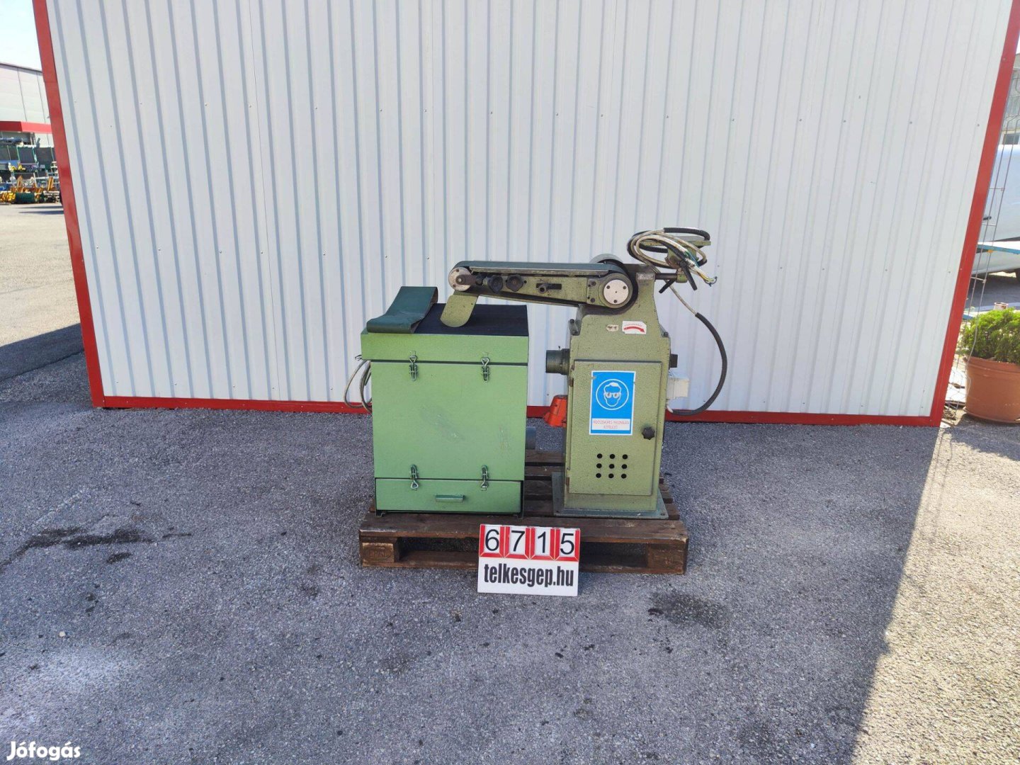 6715 - Szalagcsiszoló és elszívó