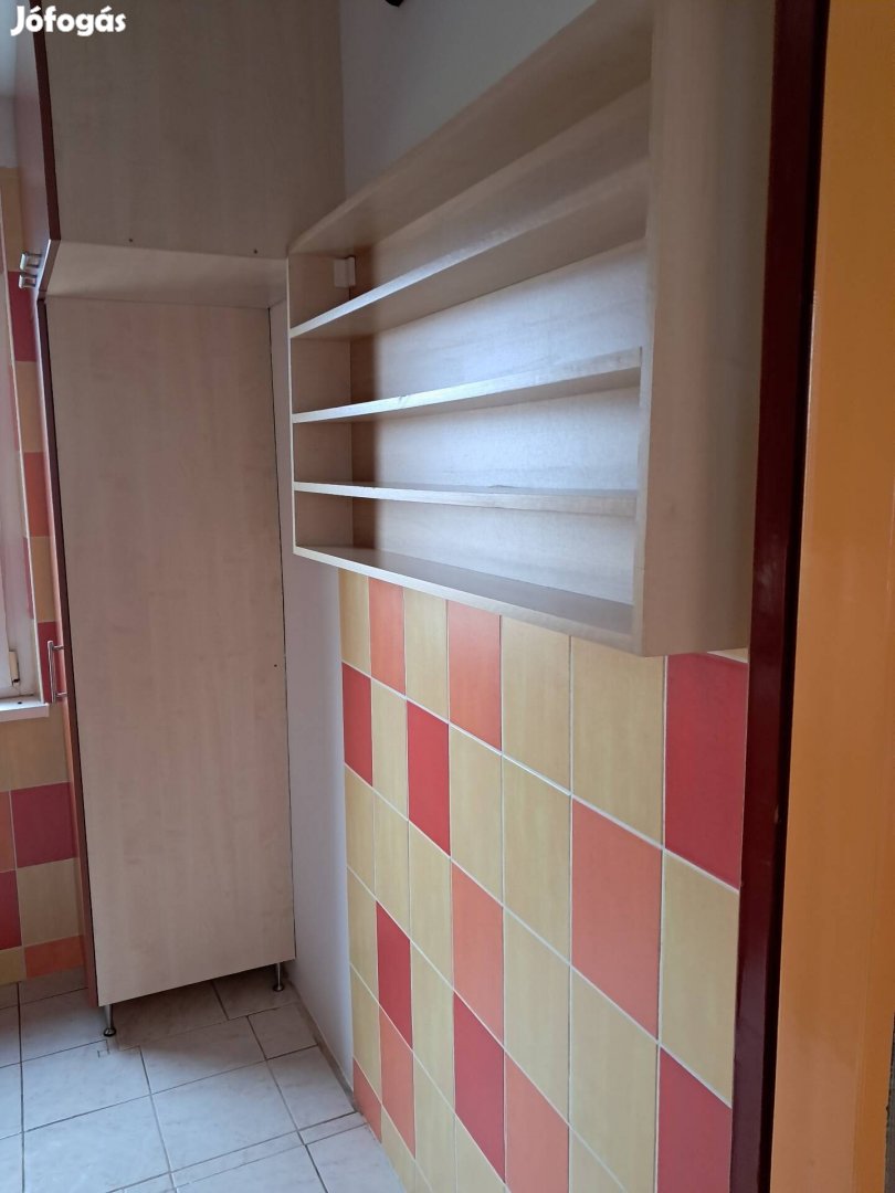 67m2 és 1+3 fél szobás lakás kiadó 
